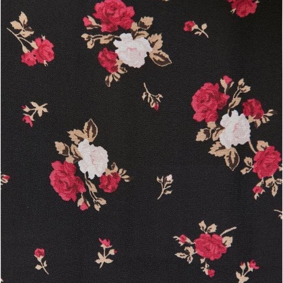 Black Floral Crepe Button Bodysuit - Picture 5 of 6